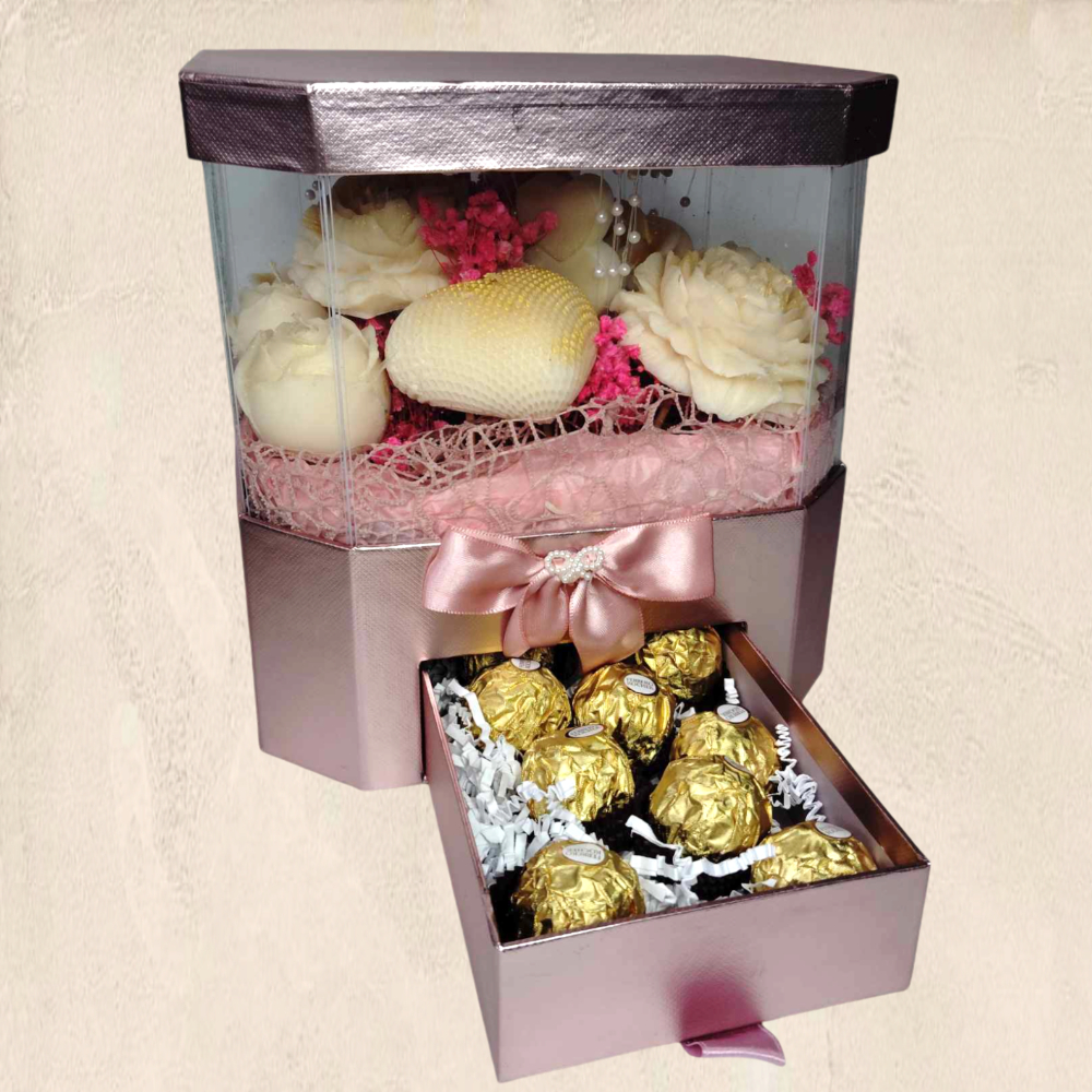 Flower Box με αρωματικά κεριά, πέρλες, αποξηραμένα άνθη και συρτάρι για σοκολατάκια Flower Box με αρωματικά κεριά, πέρλες, αποξηραμένα άνθη και συρτάρι για σοκολατάκια