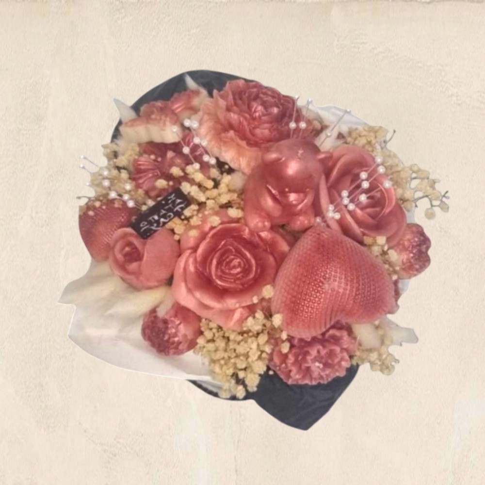 Flower Box με αρωματικά κεριά, κερινά λουλούδια και αποξηραμένα άνθη σε πολυτελές κουτί Flower Box με αρωματικά κεριά, κερινά λουλούδια και αποξηραμένα άνθη σε πολυτελές κουτί