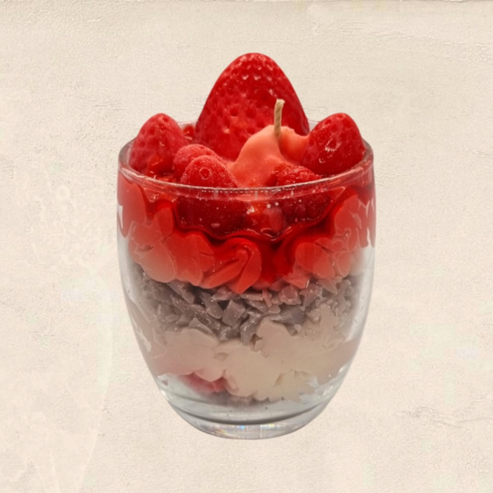 Αρωματικό κερί Cheesecake από κερί σόγιας με άρωμα βανίλιας και φράουλας Αρωματικό κερί Cheesecake από κερί σόγιας με άρωμα βανίλιας και φράουλας