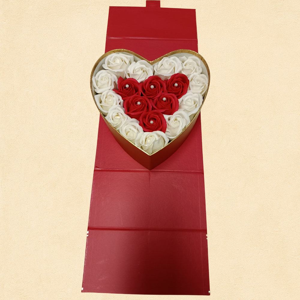 Red Rose Heart - Κόκκινο Box με Καρδιά Τριαντάφυλλα & Πέρλες Red Rose Heart - Κόκκινο Box με Καρδιά Τριαντάφυλλα & Πέρλες